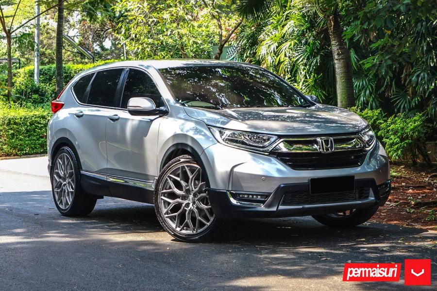  Honda CR-V by Permaisuri on Vossen Wheels (HF-2) 2019 года  (фото 1 из 12)